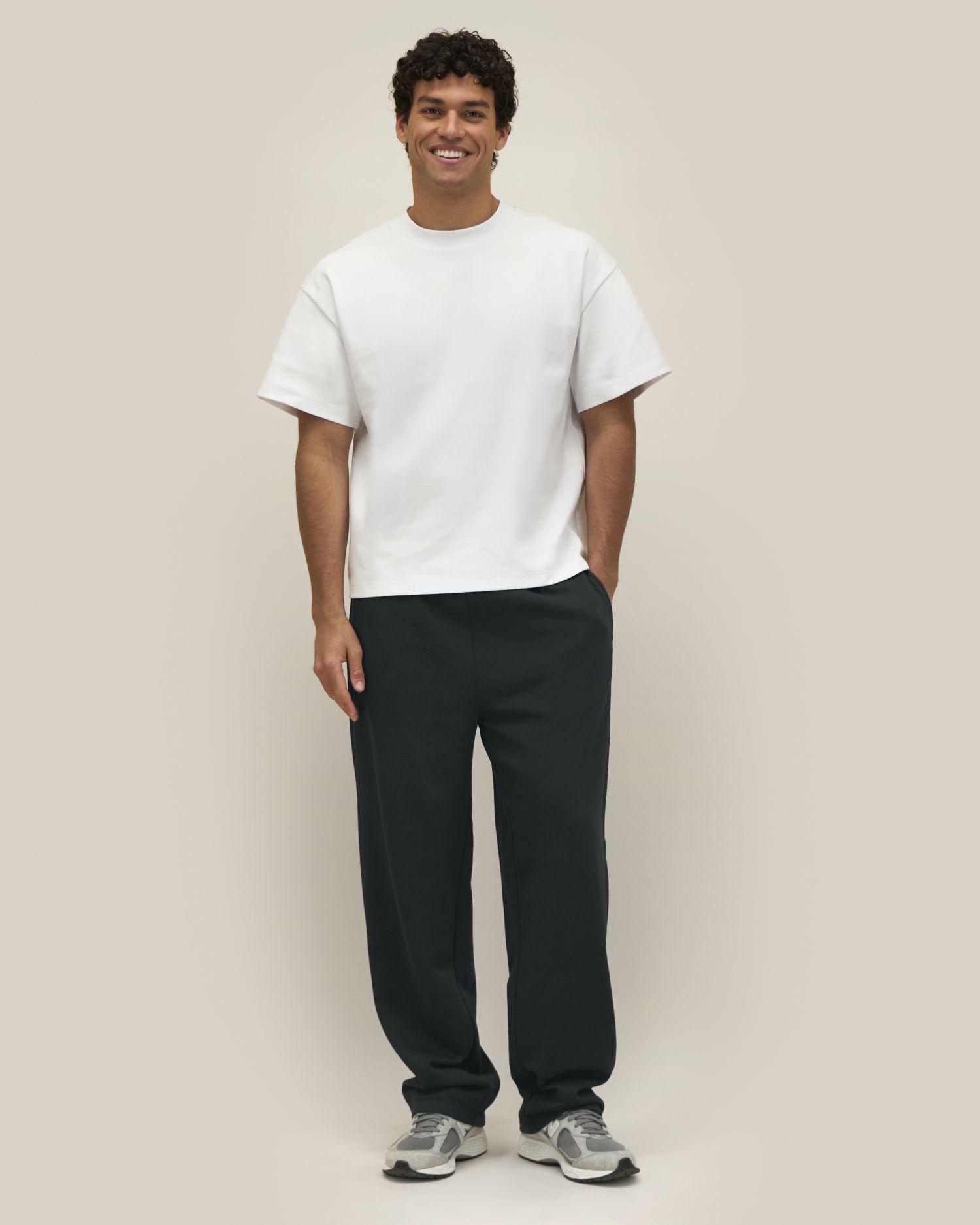 Needer, color Black