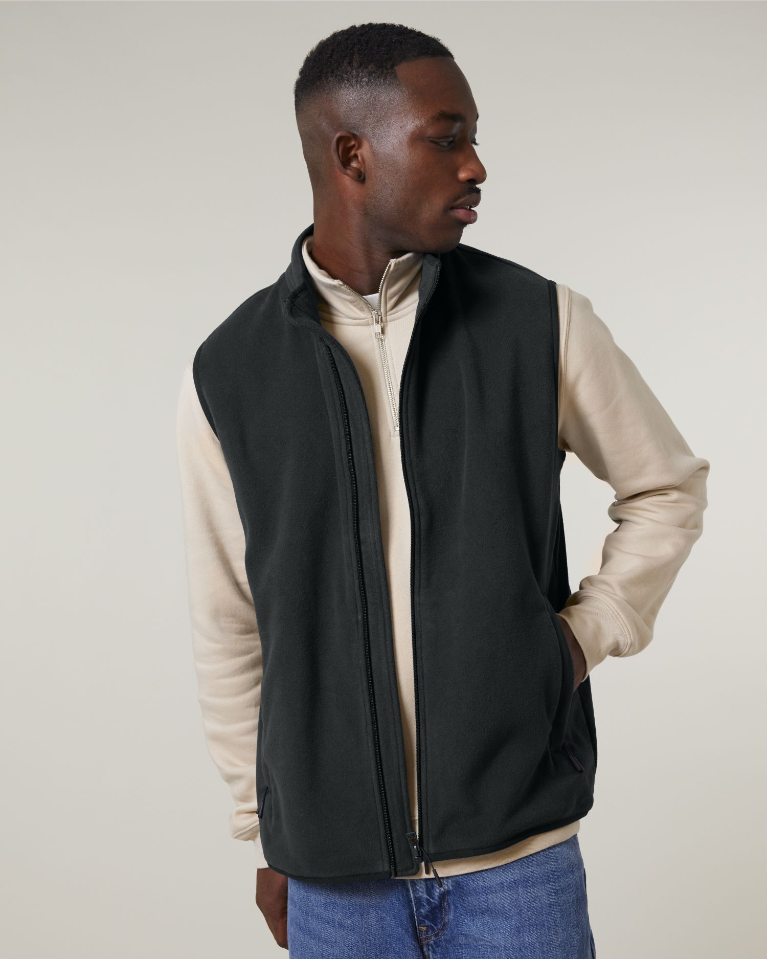 Stanley Quester, color Black