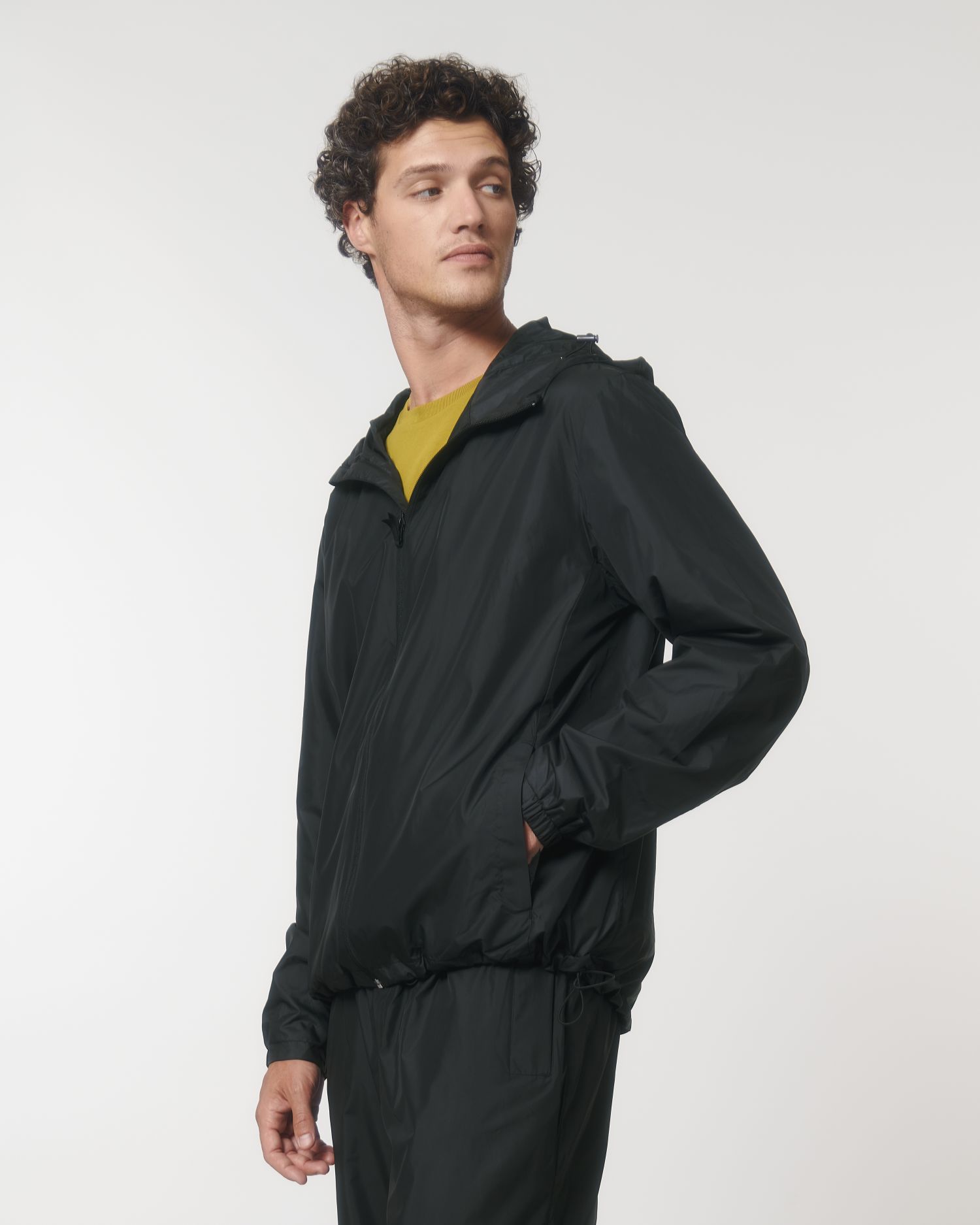Commuter, color Black