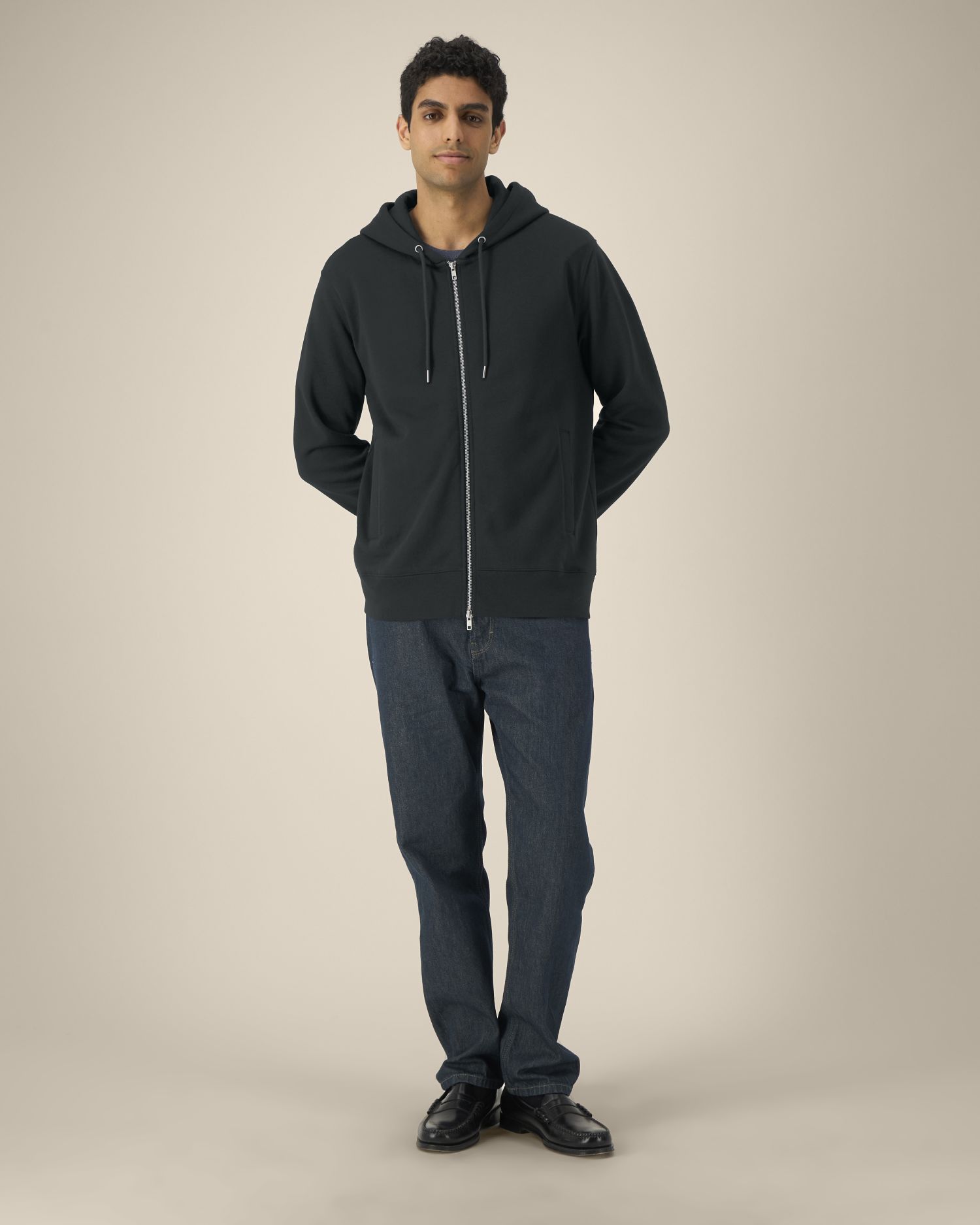 Astor, color Black