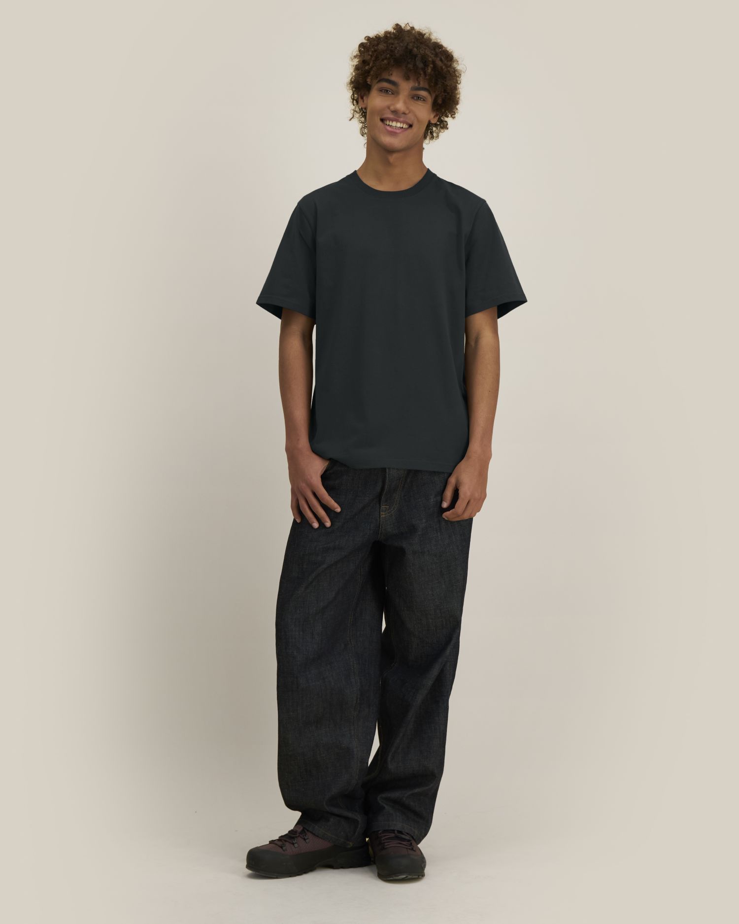 Reeser, color Black
