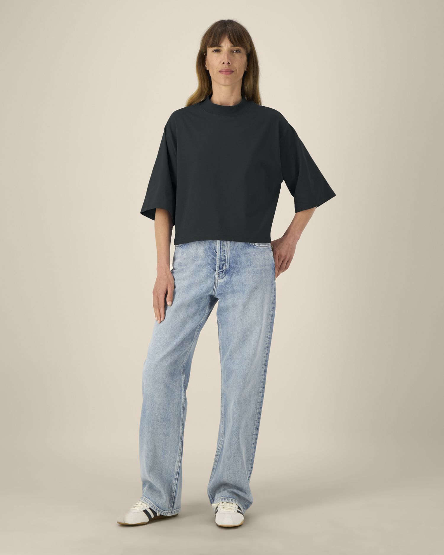 Stella Raya, color Black